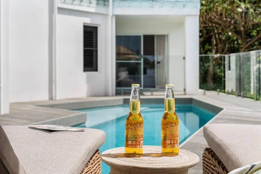 Villa Surfside - Wake To The Waves Breaking Sunshine Beach Australia