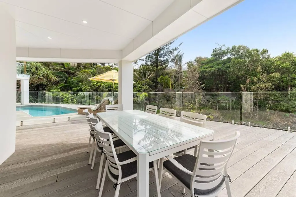 Villa Surfside - Wake To The Waves Breaking Sunshine Beach Australia