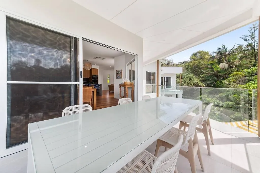 Villa Surfside - Wake To The Waves Breaking Sunshine Beach 0*,  Australia