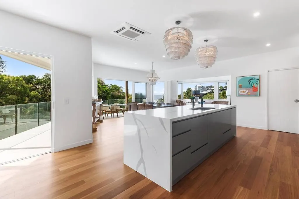 Surfside - Wake To The Waves Breaking Villa Sunshine Beach Holiday home