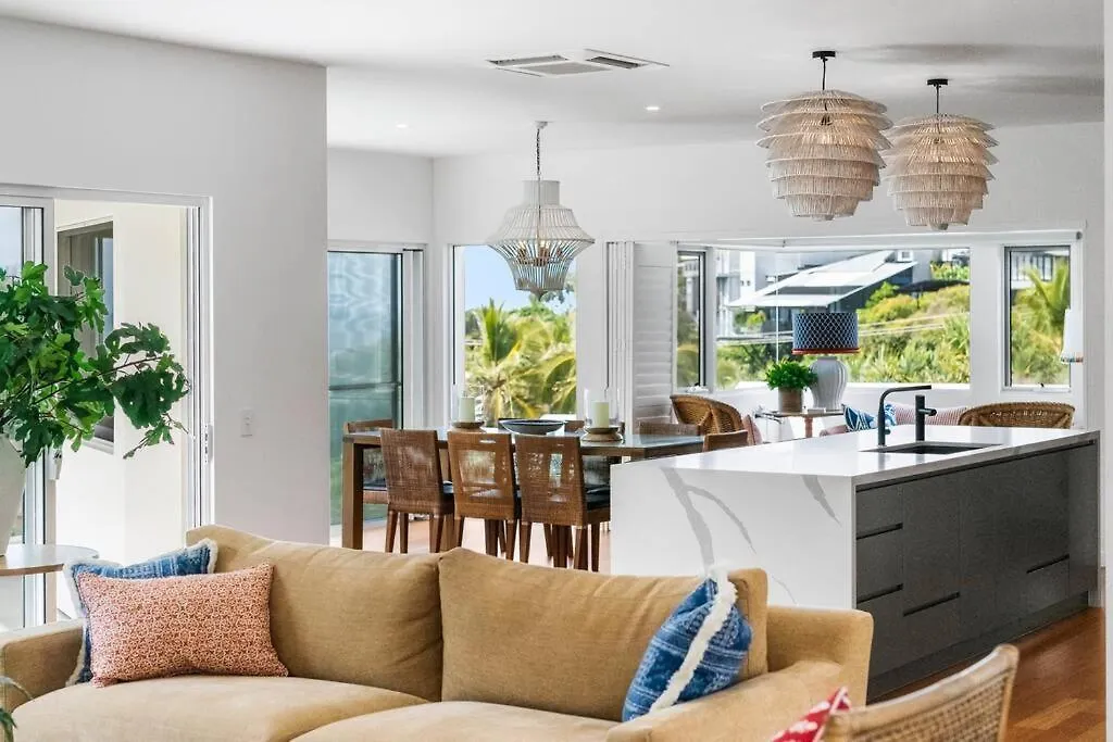Surfside - Wake To The Waves Breaking Villa Sunshine Beach