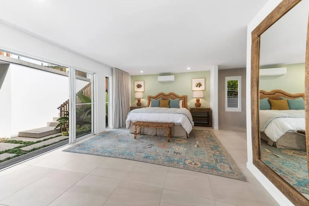 Holiday home Surfside - Wake To The Waves Breaking Villa Sunshine Beach
